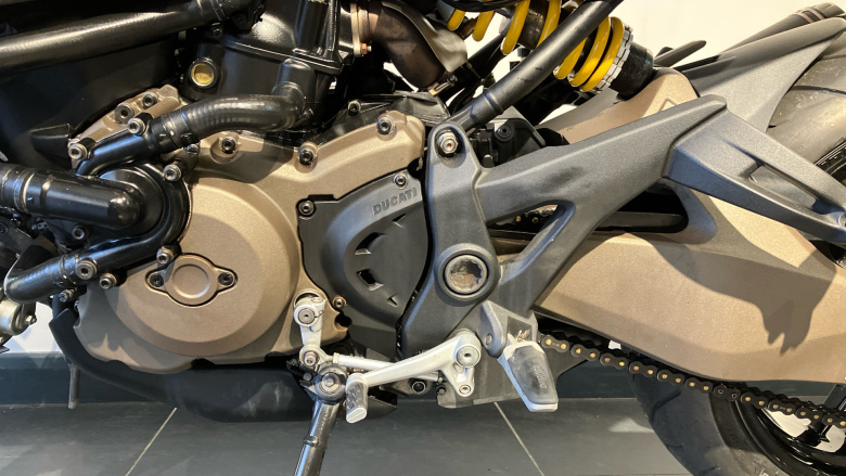 Ducati Monster 821 (15MY)